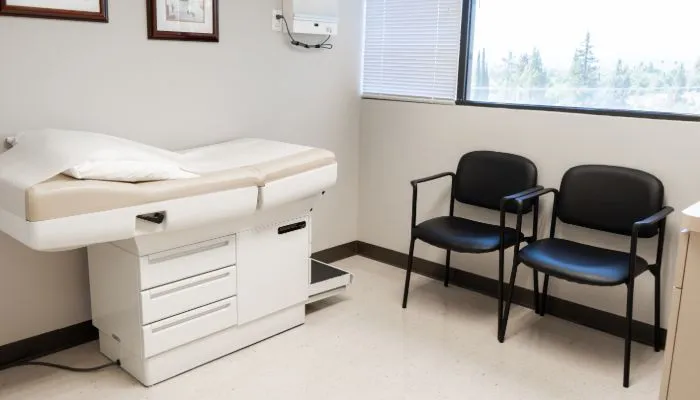 Patient Room Apmg - Advanced Pain Medical Group Photograph Of Advanced Pain Medical Group&Amp;Apos;S Bakersfield, California, Clinic Location