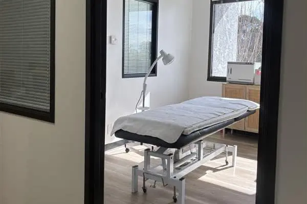 Advanced Pain Medical Group's Culver City, CA, location, a view of a treatment room