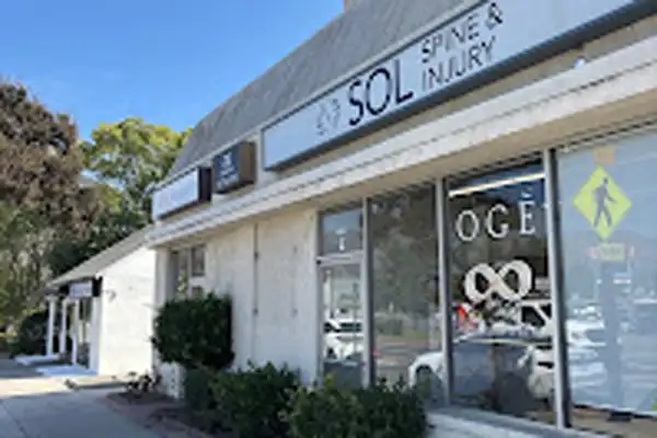 Photograph of Advanced Pain Medical Group's Burbank, California, clinic location