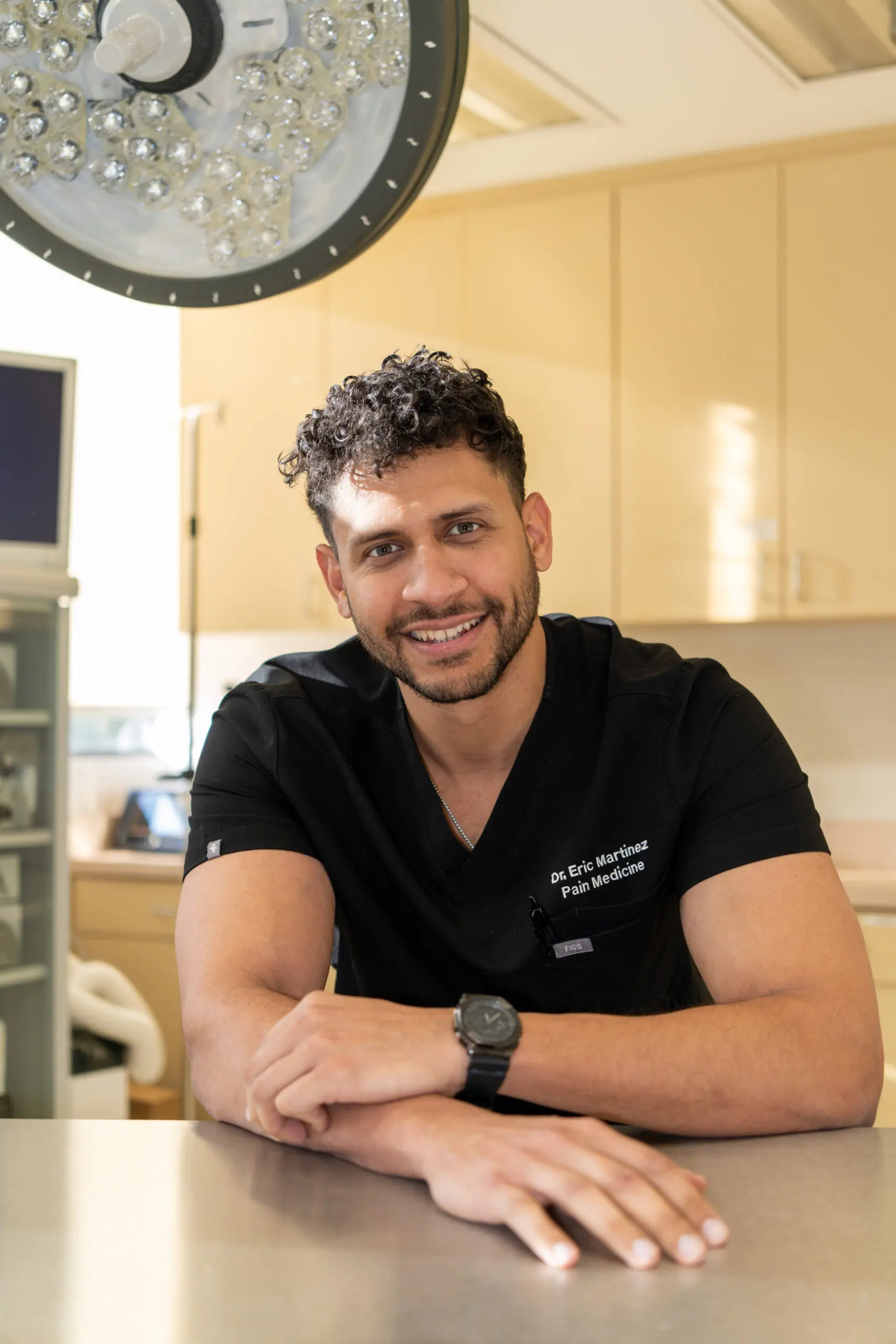 Dr. Eric Martinez D.o
