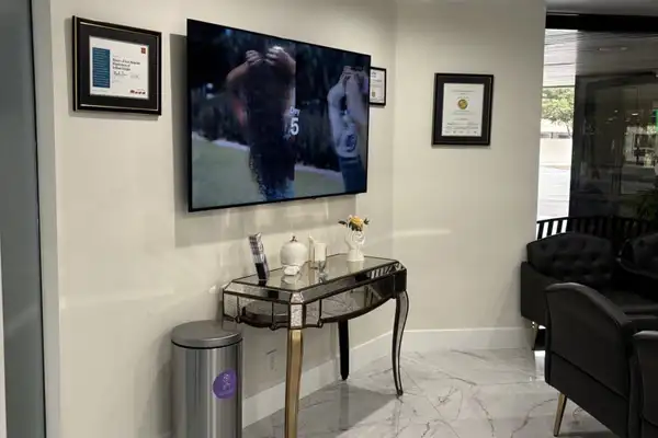 Photograph of Advanced Pain Medical Group's Los Angeles, California, clinic location
